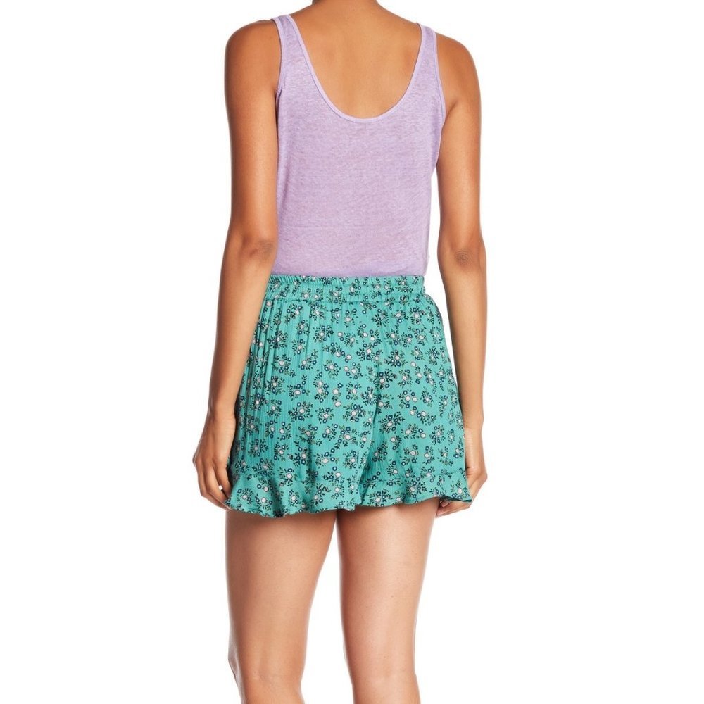 Angie Ruffle Trim Printed Shorts - Picture 2 of 5